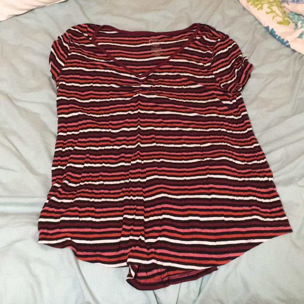 i am selling a maurices shirt